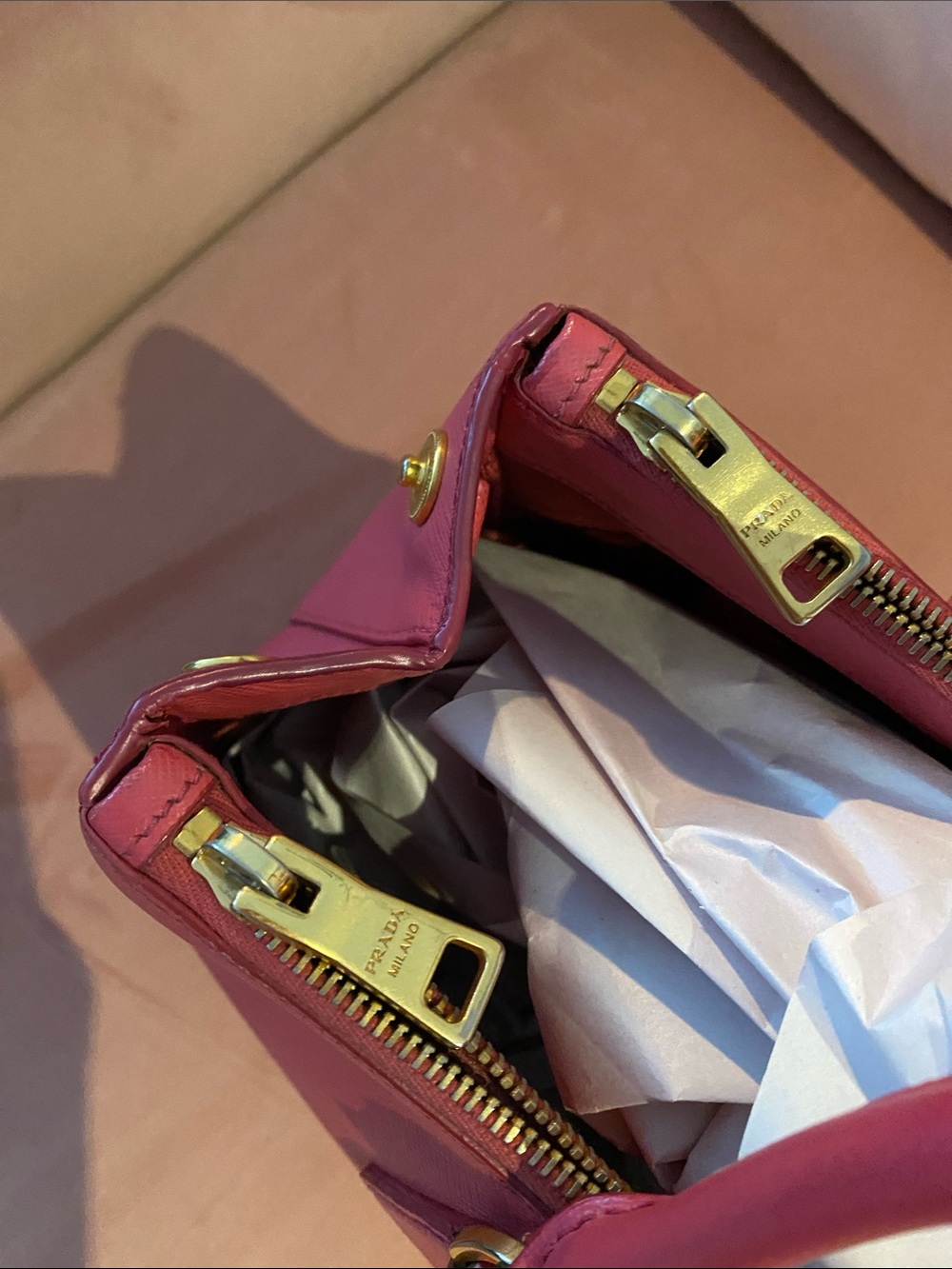 Pre Owned Prada Galleria small Saffiano leather bag in Raspberry Pink - Picture 3 of 16